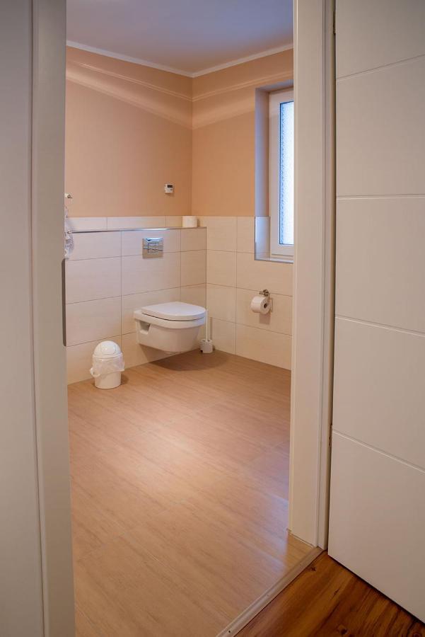 H&H Apartment Im Greifswald Eldena Nr19-Jonas Mit Terrasse Ngoại thất bức ảnh